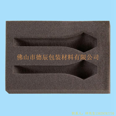 海綿內(nèi)托對各行各業(yè)產(chǎn)品起到絕緣、密封、防震、防塵、填充、隔音、固定，能夠保護(hù)包裝產(chǎn)品在運(yùn)輸過程中安然無恙，起到保護(hù)產(chǎn)品的一個作用，同時可以美化產(chǎn)品，提升產(chǎn)品檔次。